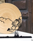 Steel decorative gift item featuring a couple hugging