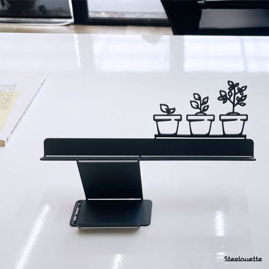 Desk office essential for teachers on teacher's day. A great corporate gift idea and office decoration product by Steelouette.