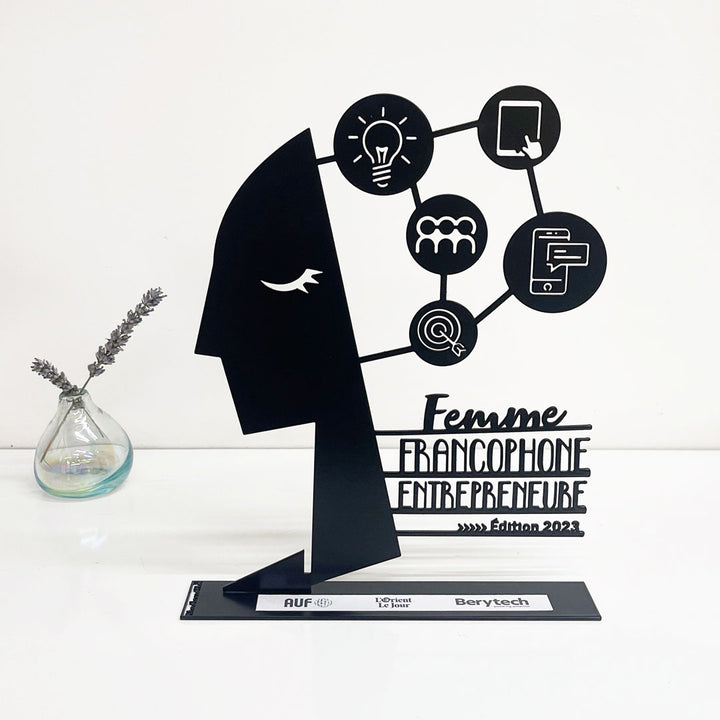 Customized corporate gift: company logo in metal by Steelouette