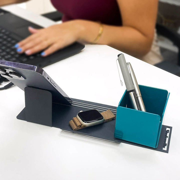 Customized corporate gift for modern office by Steelouette