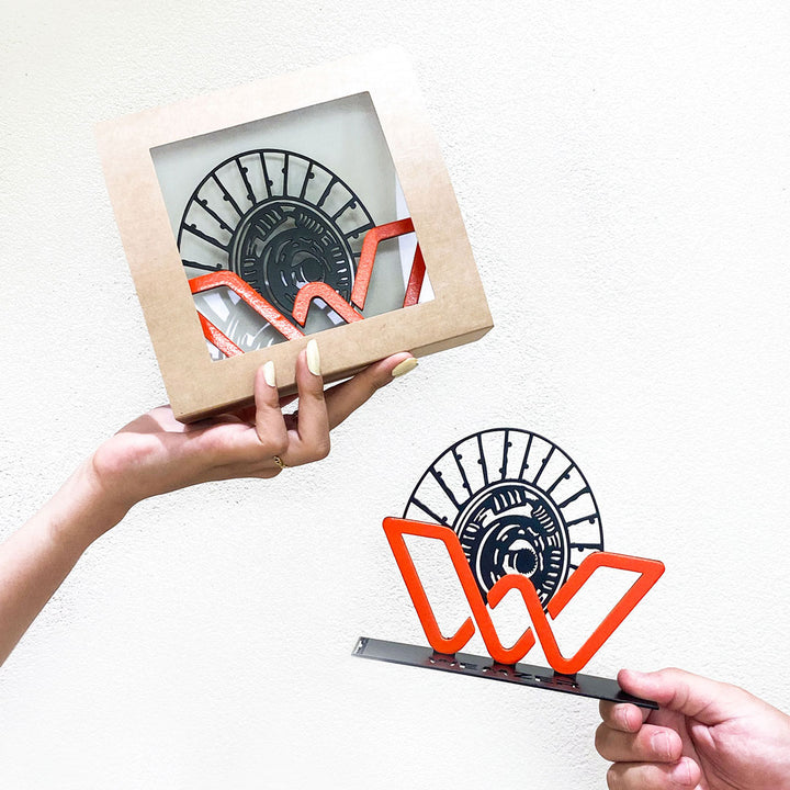 Customized corporate gift: company logo in metal by Steelouette