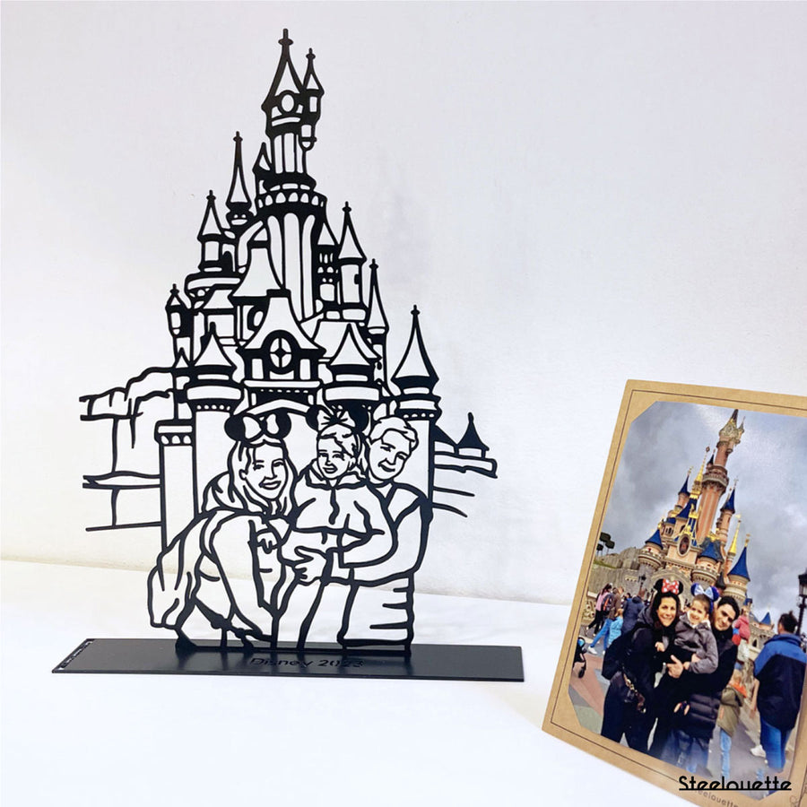 A customized metal family portrait. A great gift idea and home decoration product by Steelouette