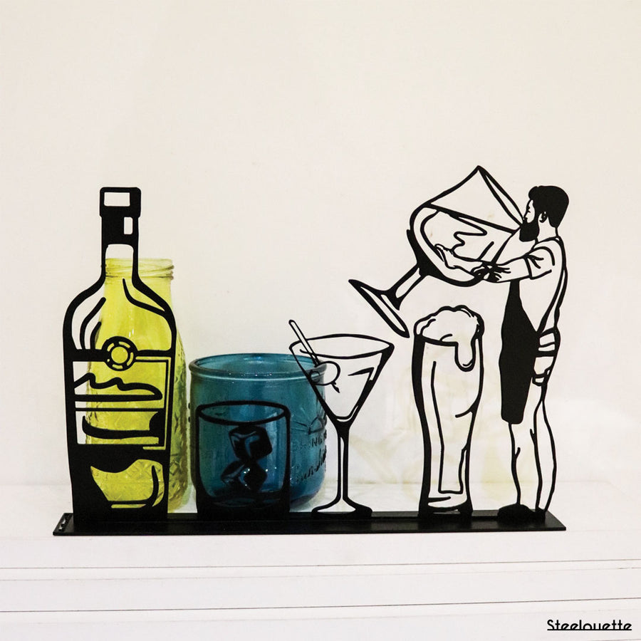 Steel decorative gift item featuring a bartender with drinks and glasses. A great gift idea and home decoration product by Steelouette.