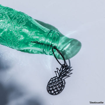 Steel decorative gift keychain in the shape of a pineapple